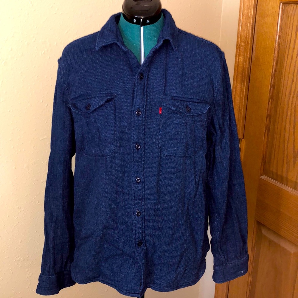 Levi’s Beautiful blue woven lined shirt
